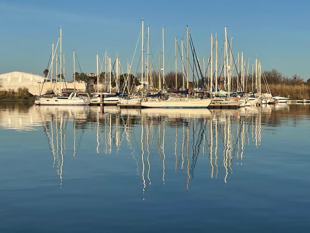 Studio - Les Pieds Dans L'Eau Agreable En Toutes Saisons 4 Couchages - Climatisation - Parking Prive - Piscine Sur Mer - Vue Magnifique Et Rare - Situation Optimum - Les Argonautes - Ile Des Pecheurs - Cap D'Agde Exterior photo