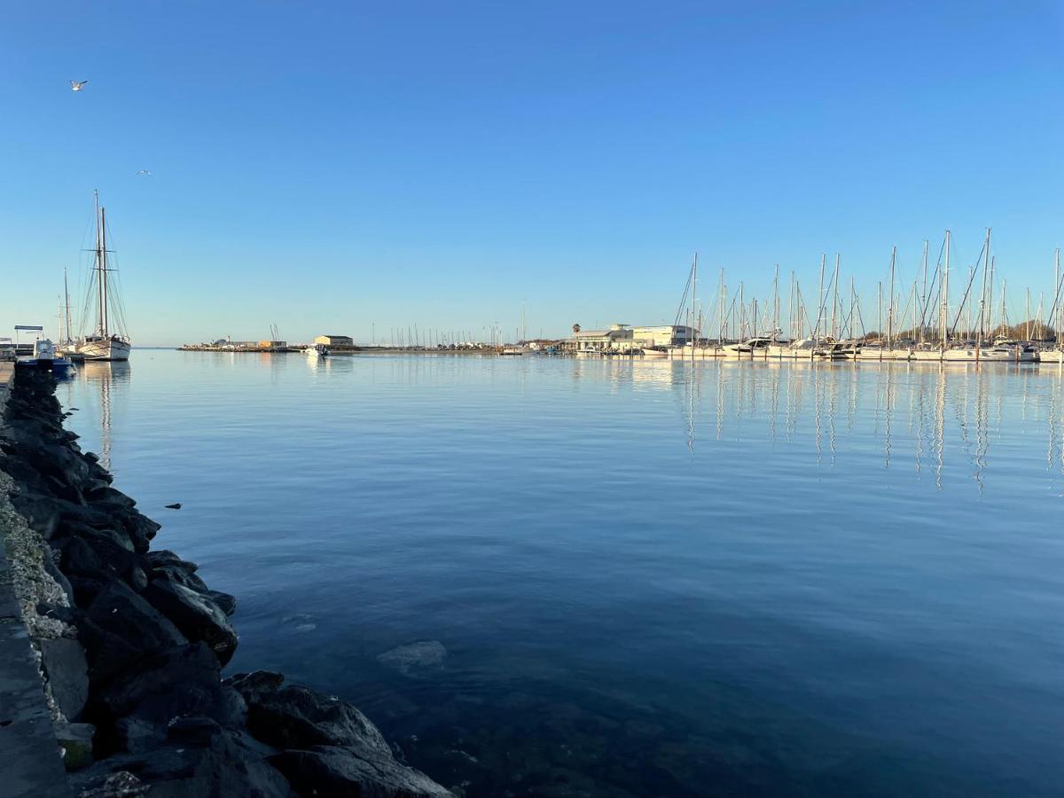 Studio - Les Pieds Dans L'Eau Agreable En Toutes Saisons 4 Couchages - Climatisation - Parking Prive - Piscine Sur Mer - Vue Magnifique Et Rare - Situation Optimum - Les Argonautes - Ile Des Pecheurs - Cap D'Agde Exterior photo
