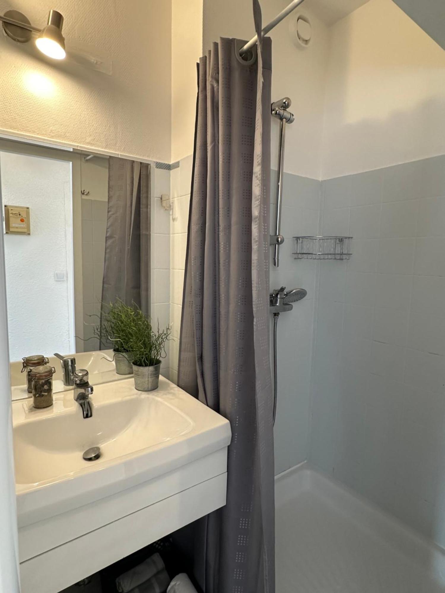 Studio - Les Pieds Dans L'Eau Agreable En Toutes Saisons 4 Couchages - Climatisation - Parking Prive - Piscine Sur Mer - Vue Magnifique Et Rare - Situation Optimum - Les Argonautes - Ile Des Pecheurs - Cap D'Agde Exterior photo