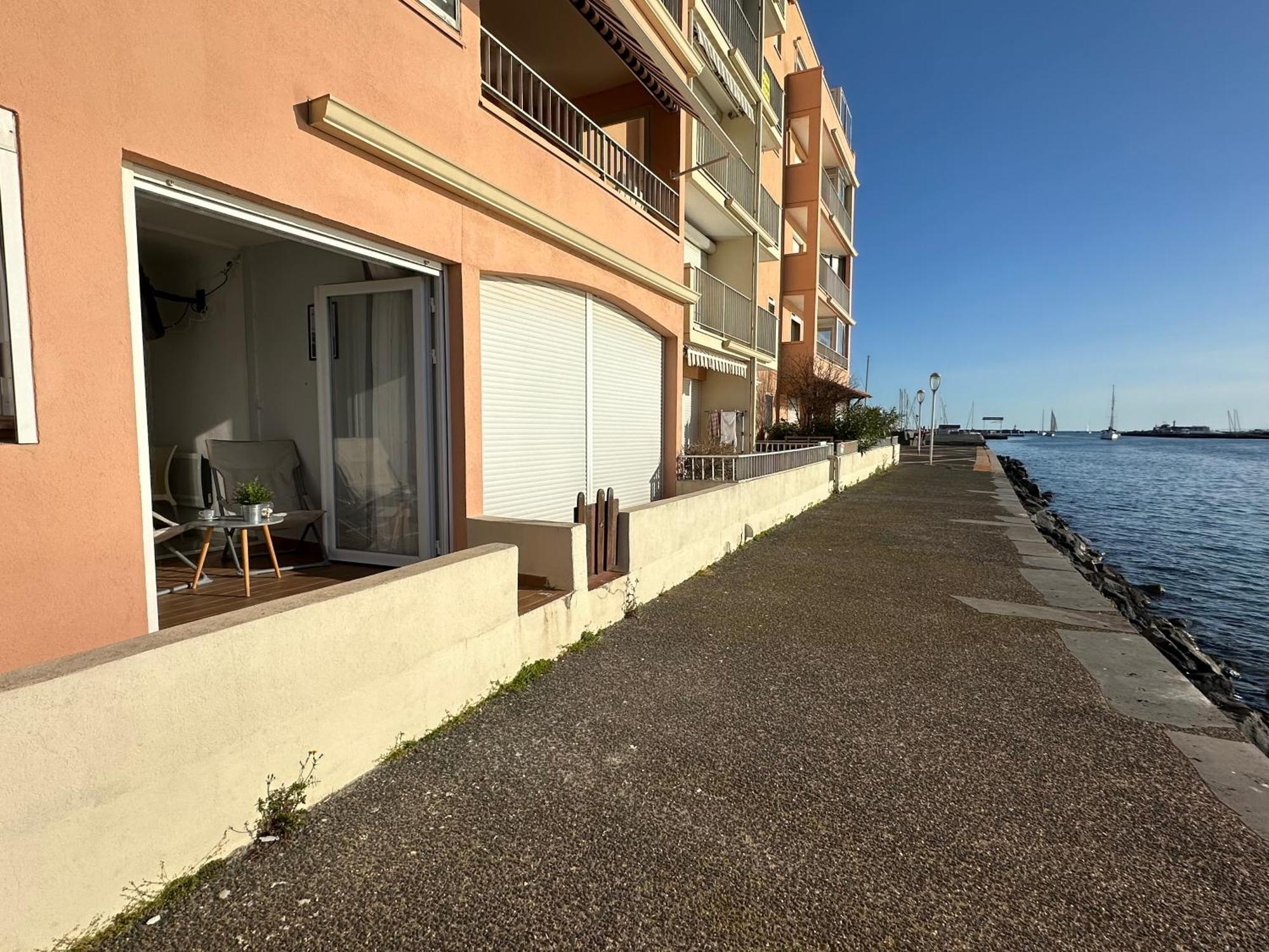Studio - Les Pieds Dans L'Eau Agreable En Toutes Saisons 4 Couchages - Climatisation - Parking Prive - Piscine Sur Mer - Vue Magnifique Et Rare - Situation Optimum - Les Argonautes - Ile Des Pecheurs - Cap D'Agde Exterior photo
